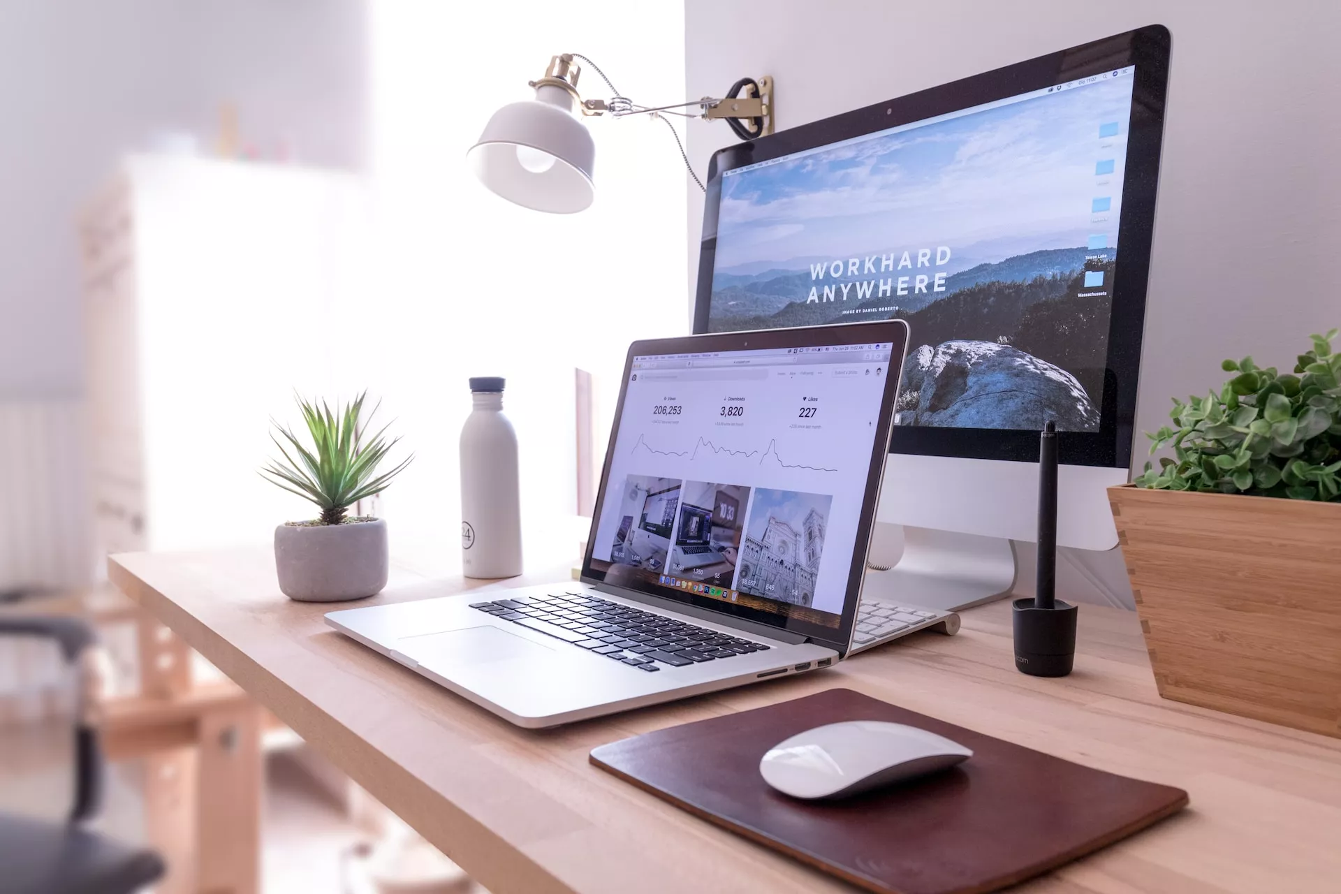 domenico-loia-hgv2tfoh0ns-unsplash.webp